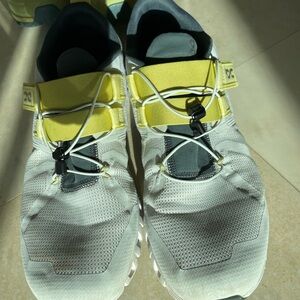 On-running men’s sneaker